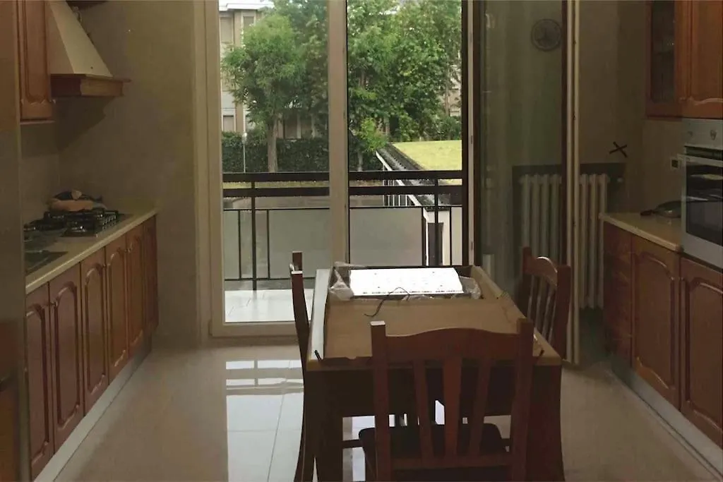 Lenuare Luxury Apartment Дезенцано-дель-Гарда