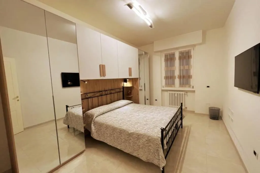 Lenuare Luxury Apartment Дезенцано-дель-Гарда