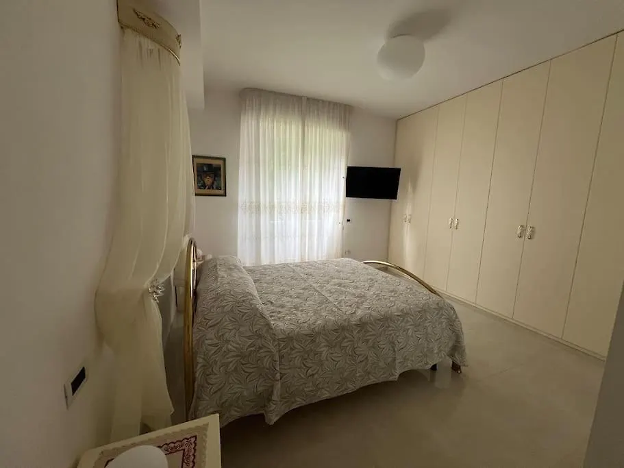 Lenuare Luxury Apartment Дезенцано-дель-Гарда Италия