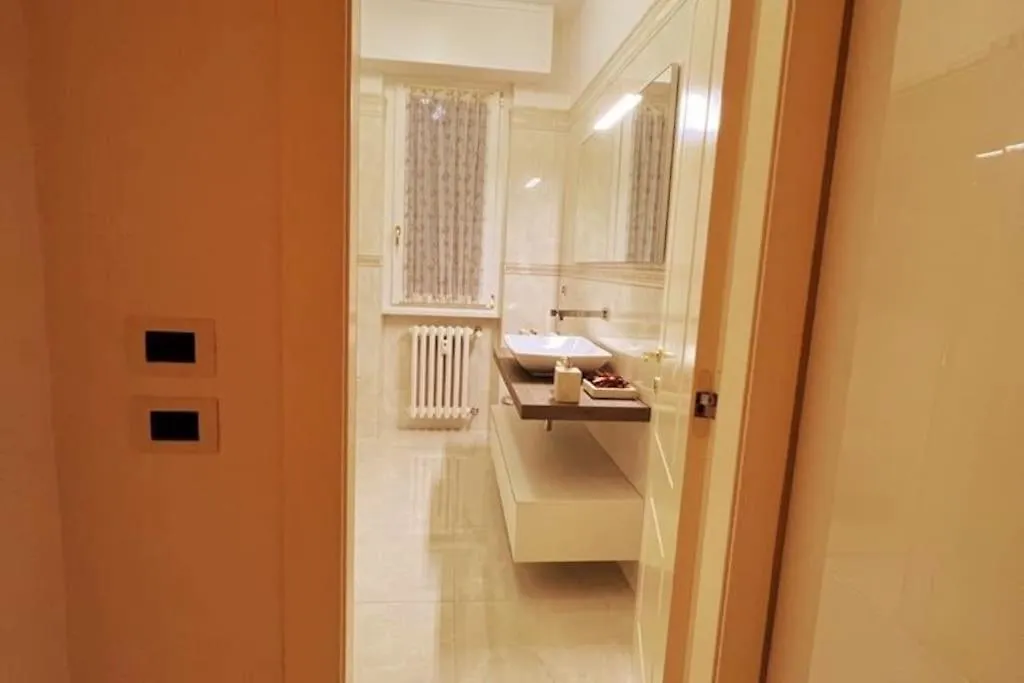 Lenuare Luxury Apartment Дезенцано-дель-Гарда