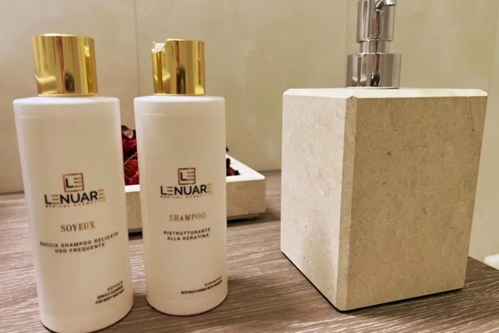 Lenuare Luxury Apartment Дезенцано-дель-Гарда 0*,