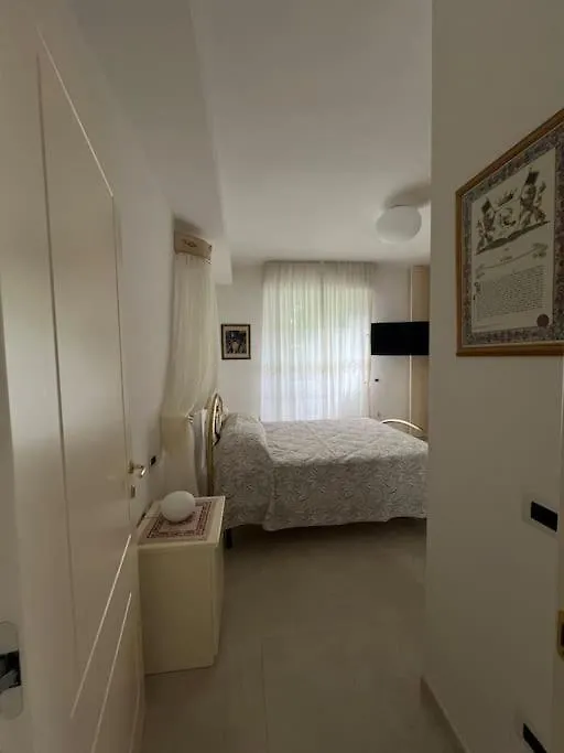 Lenuare Luxury Apartment Дезенцано-дель-Гарда