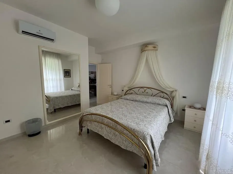 Lenuare Luxury Apartment Дезенцано-дель-Гарда Италия